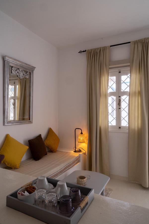 Cheeky Monkey Hotel Ghar el-Melh Esterno foto
